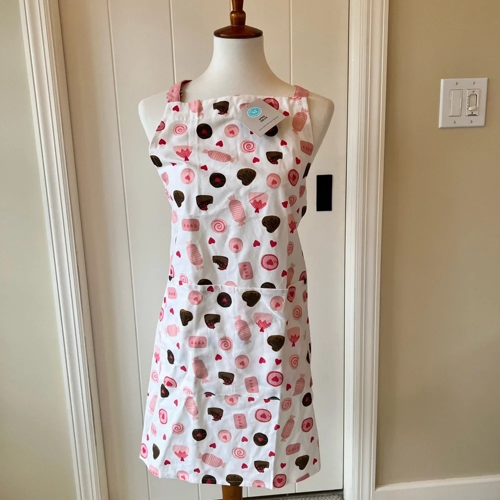 Martha Stewart Candy Apron and Hot Pad/Oven Mitt bundle set‎